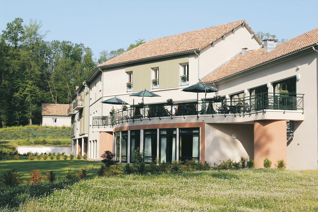 Logis Hotel - Restaurant Le Tulipier Vienne-le-Chateau Room photo