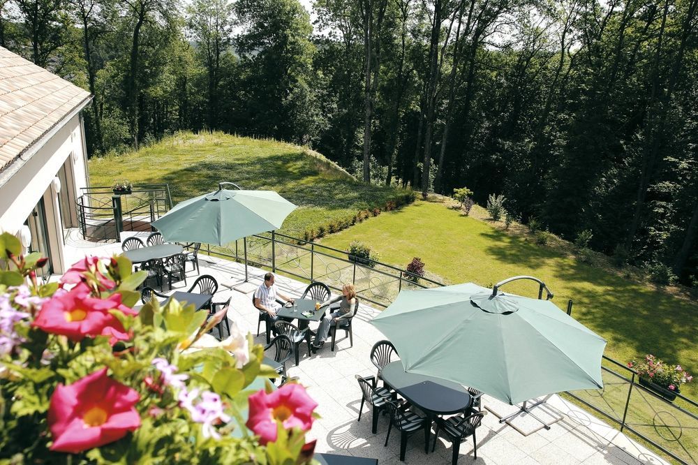 Logis Hotel - Restaurant Le Tulipier Vienne-le-Chateau Exterior photo